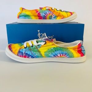 sports shoes